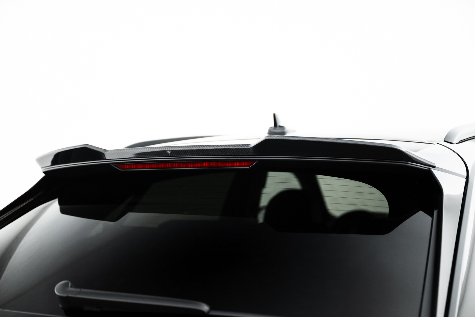 Prepreg Carbon Fiber Tailgate Dakspoiler Audi SQ8 / Q8 S-Line Mk1 – Maxton Design