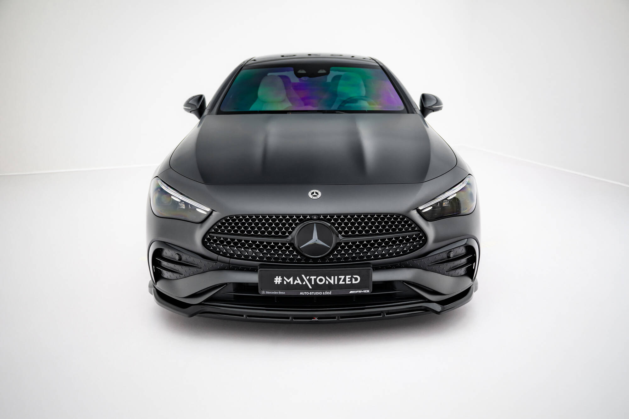 Voorspoiler V.1 Mercedes-Benz CLE AMG-Line C236 Maxton Glanzend zwart