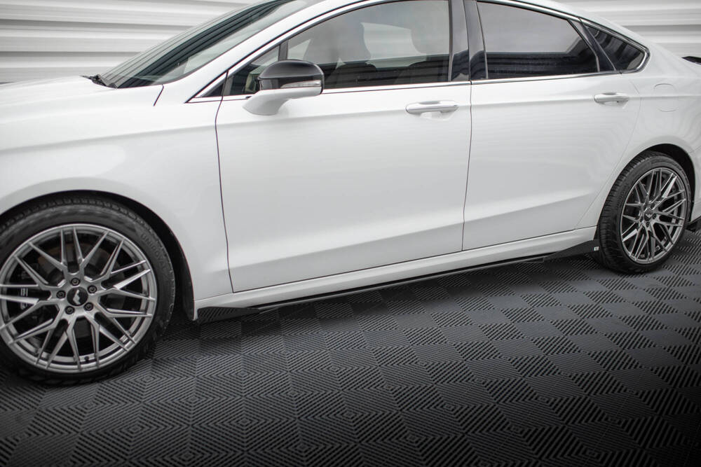 Zijskirts met Canards Street Pro Ford Mondeo Sport Facelift Maxton