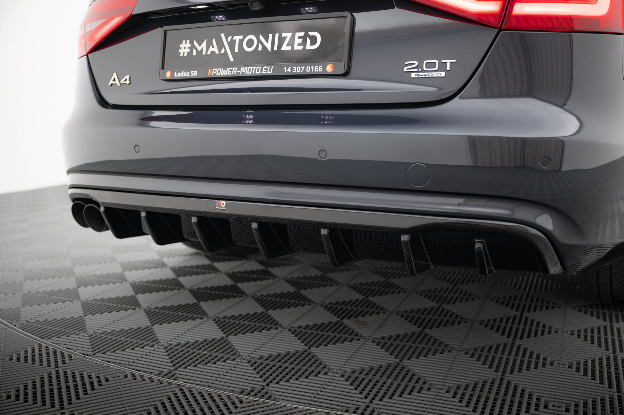 Achter Diffuser Audi A4 B8 Facelift Maxton Glans zwart (Enkelzijdige versie met dubbele uitlaat)