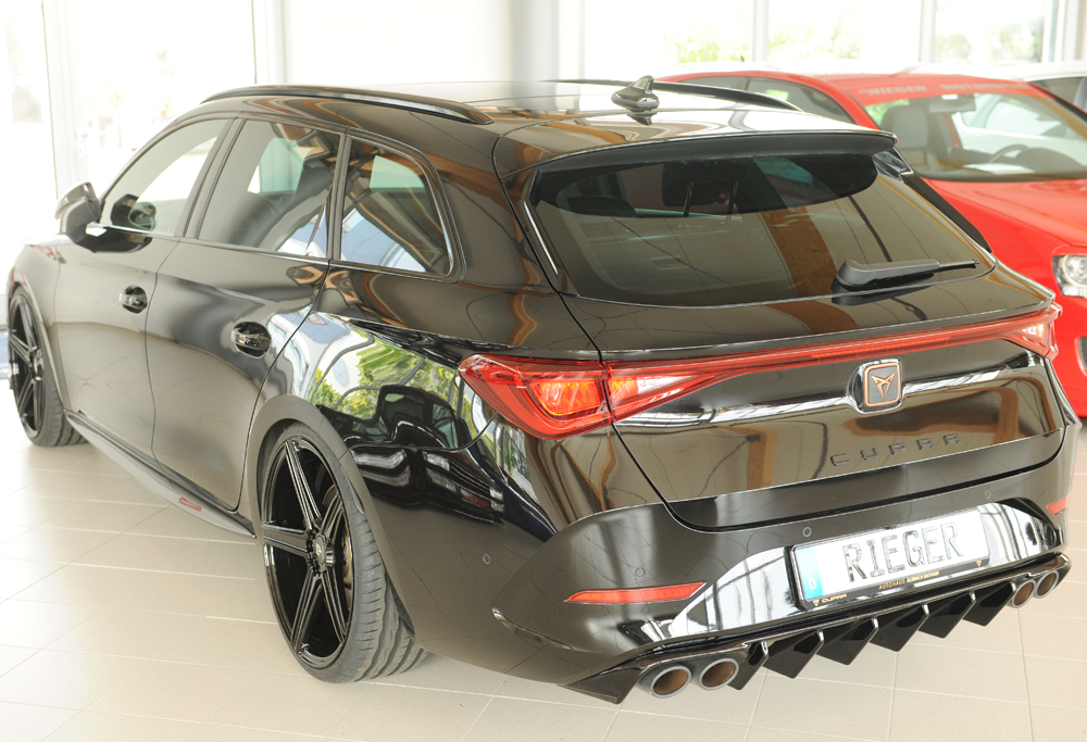 Achterdiffuser voor Cupra León (KL) met trekhaak (09.20-06.24) glans zwart