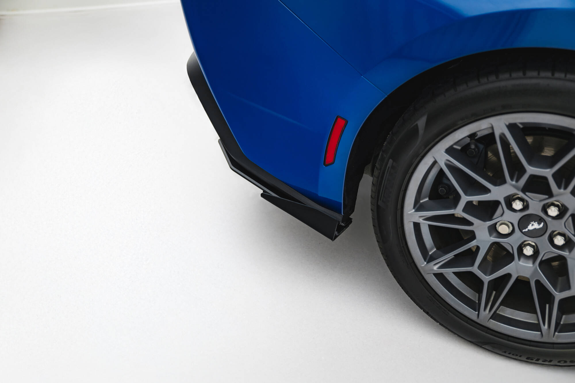 Street Pro Achterzij Spoilers + Flaps Ford Mustang GT MK7 Maxton Glanzend zwart