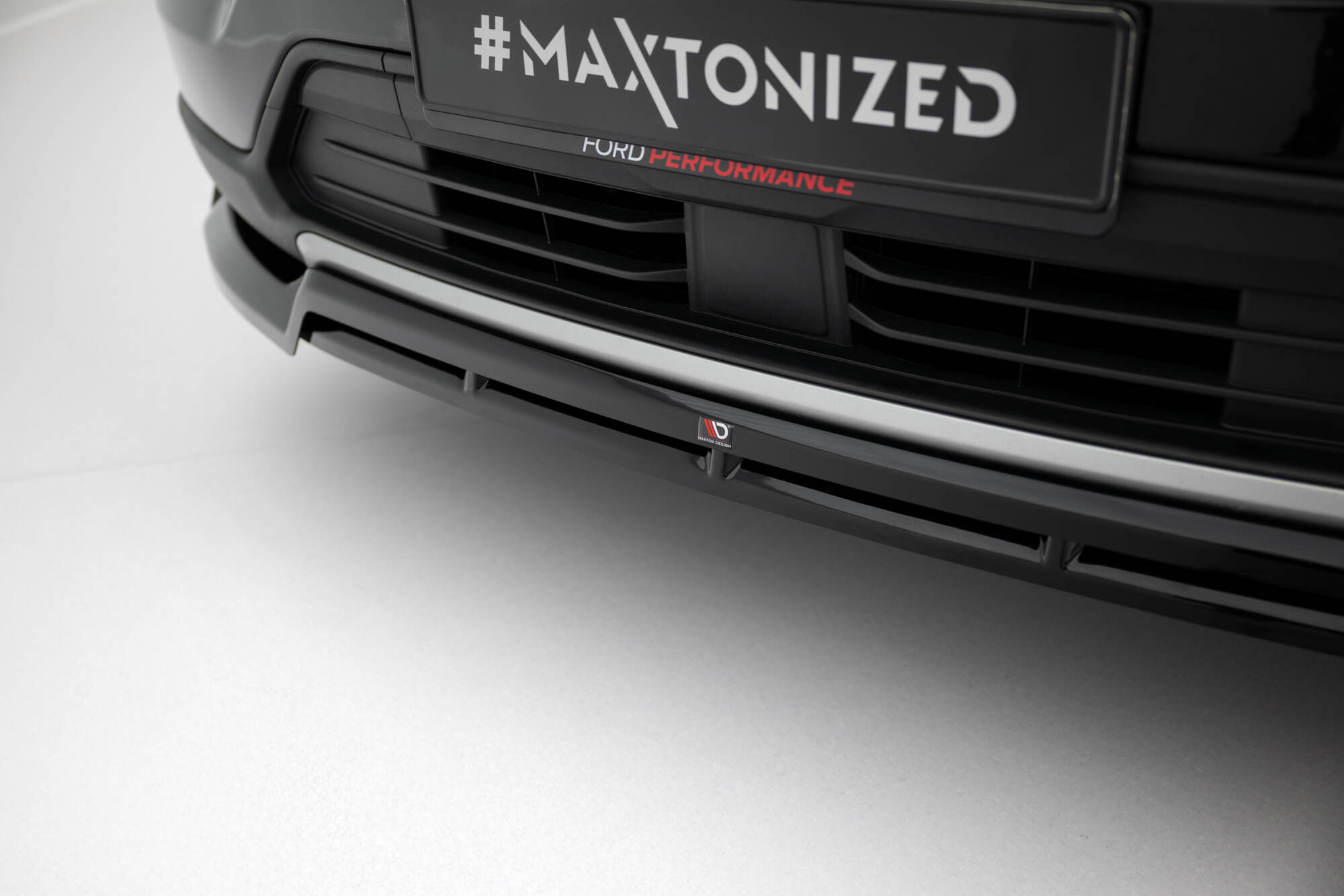 Voorspoiler Ford Explorer XLT MK6 Maxton Glanzend zwart