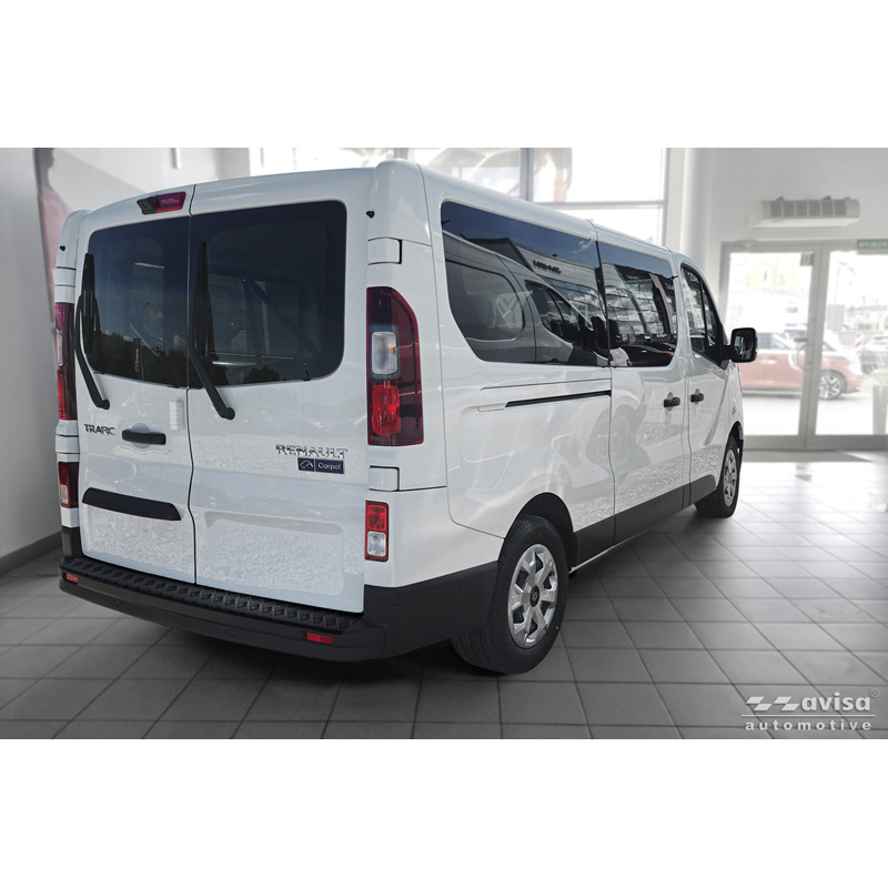 Avisa Matzwart Aluminium Achterbumperprotector  Renault Trafic III / Nissan NV300 2014- / Opel Vivaro 2014-2019 & Fiat Talento 2016-2021 '3mm Riffled Plate'