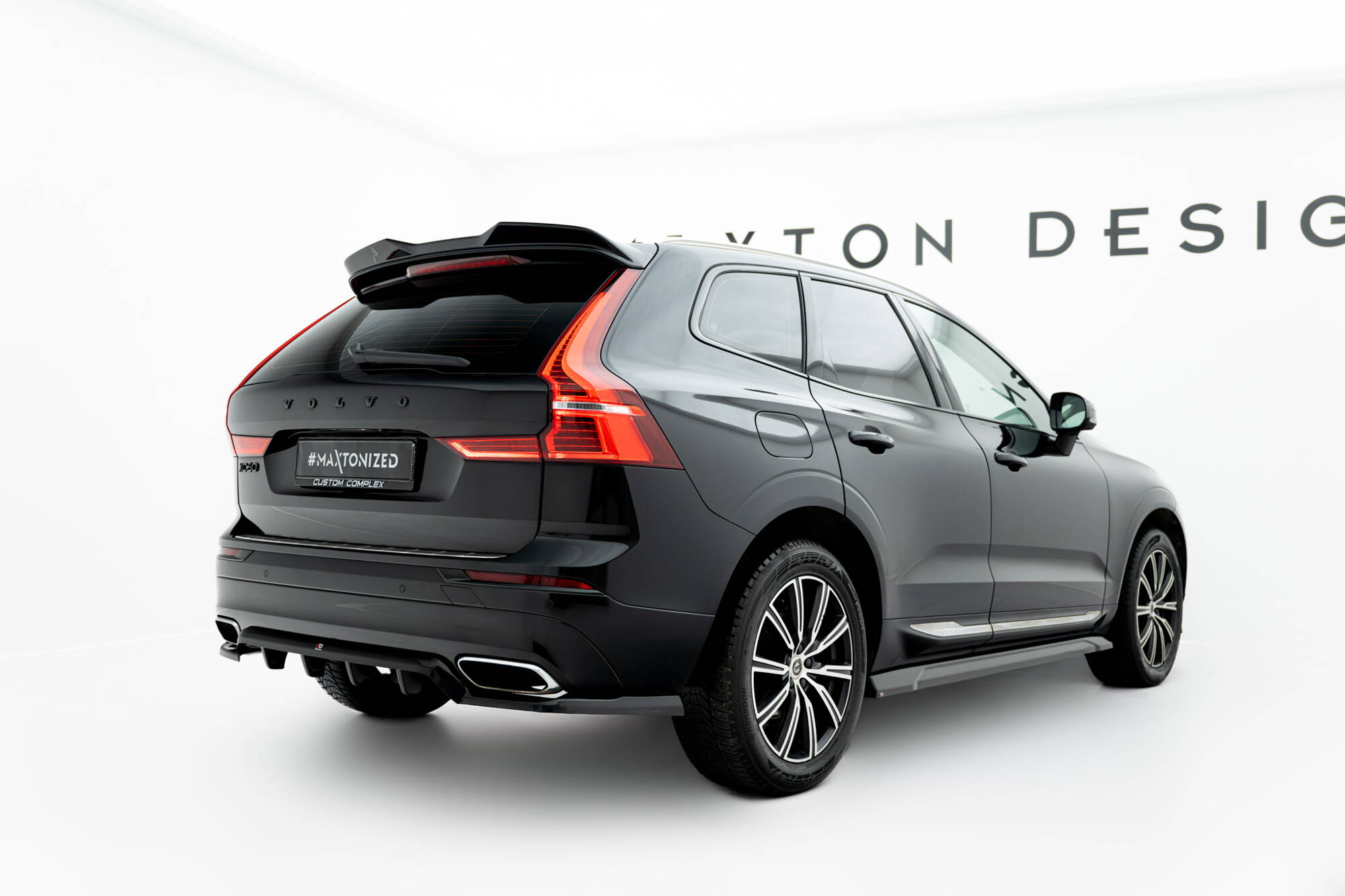 Spoiler Cap 3D Volvo XC60 MK2 Maxton Glanzend zwart