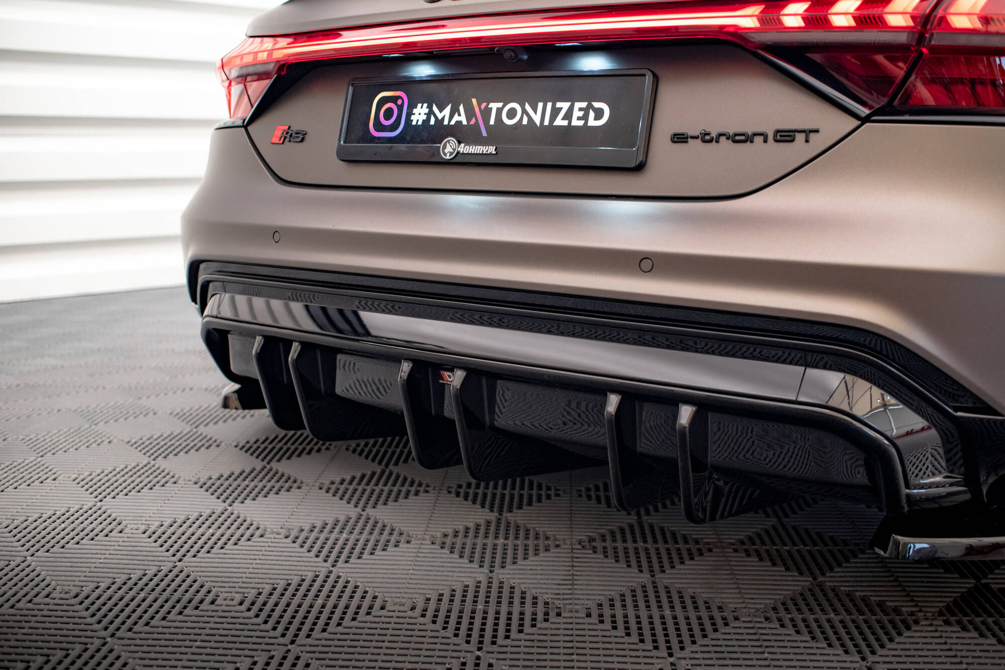 Bodykit Audi e-Tron GT / RS GT MK1 Maxton Glanzend zwart