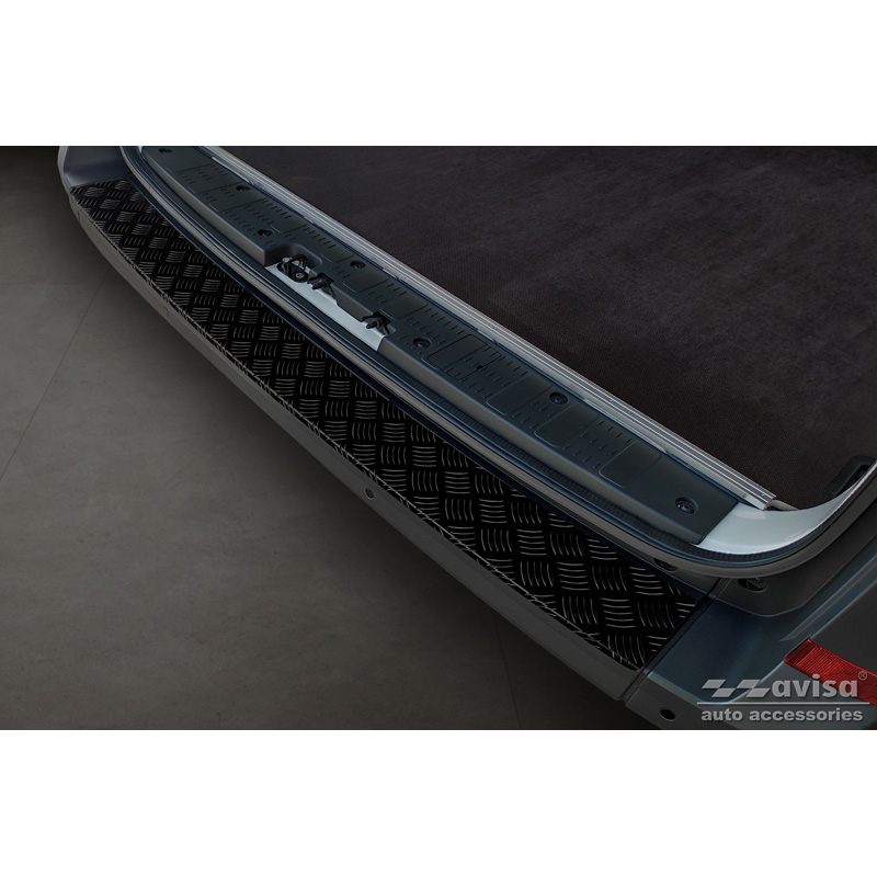 Matzwart Aluminium Achterbumperprotector  Volkswagen Crafter & MAN TGE 2017- 'Riffled Plate'