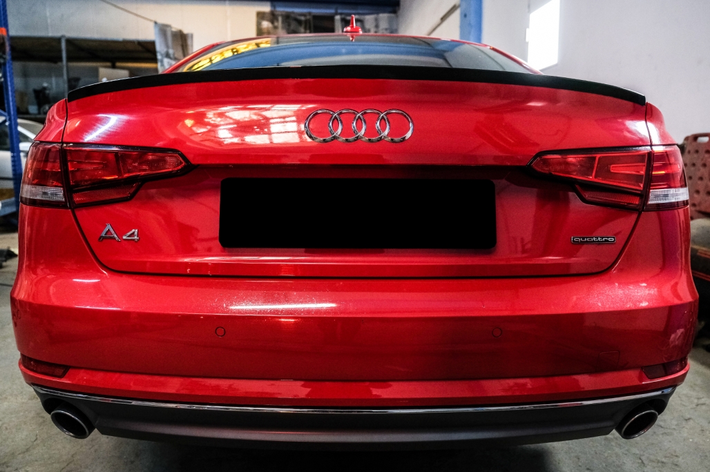 Achterspoiler Audi A4 B9 2016-2019 Piano Zwart S4 Look