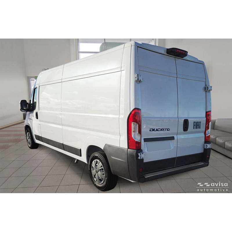Avisa Zwart RVS Achterbumperprotector  Fiat Ducato III Facelift 2023- / Opel Movano III Facelift 2023- / Toyota Proace Max 2024- 'Ribs' (2 delen)