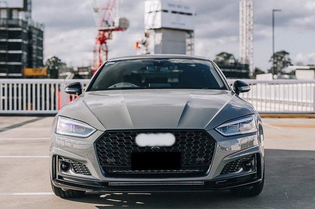 Grill Audi A5 F5 2017-2019 RS5 Look Look Glans Zwart