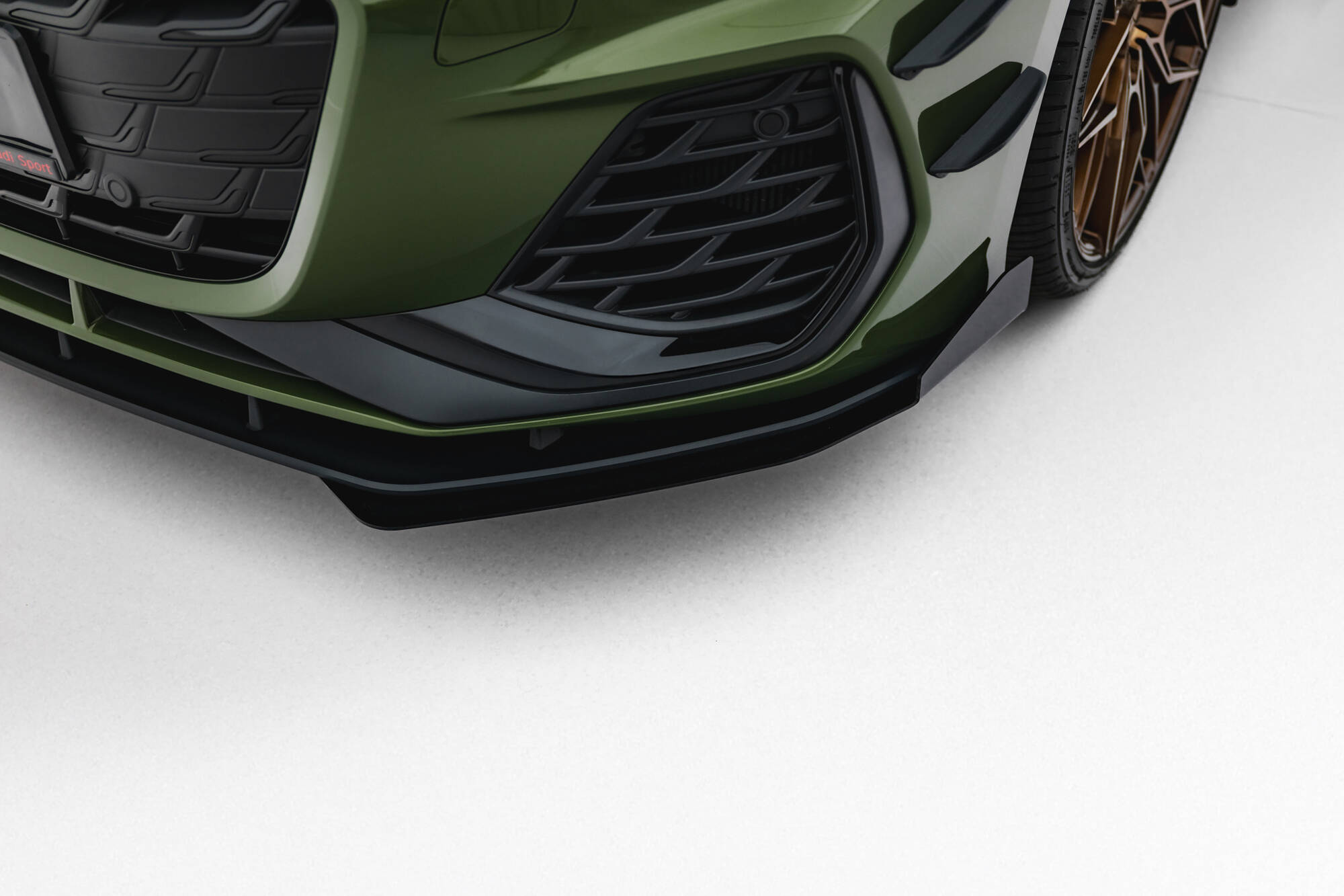 Street Pro Voor Flaps Audi S3 / A3 S-line 8Y Facelift Maxton Glanzend zwart
