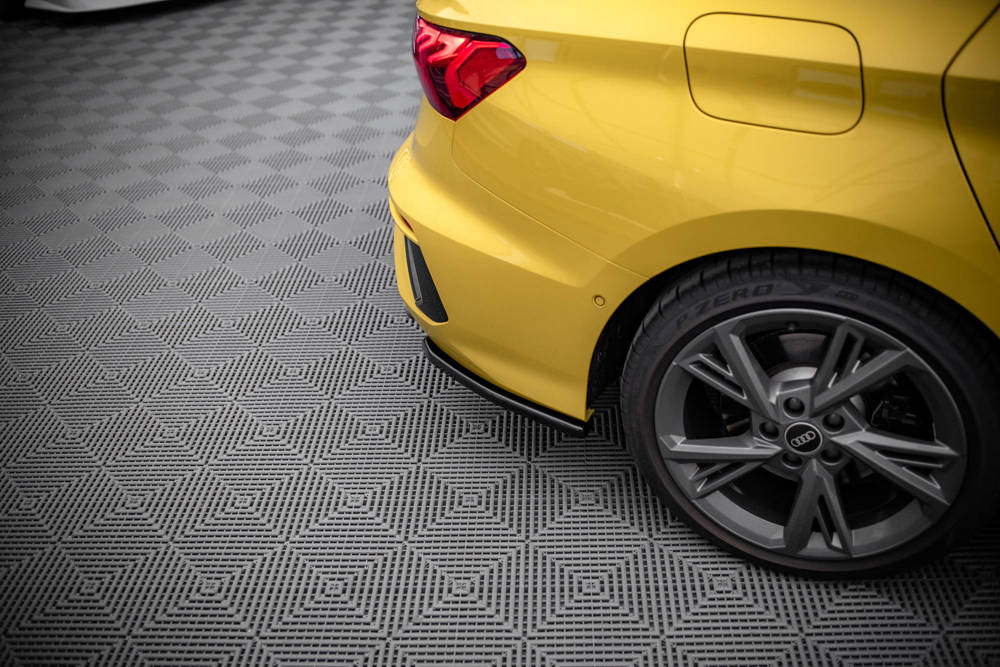 Zijdiffusers met Canards Audi S3 8Y Limousine Glans Zwart