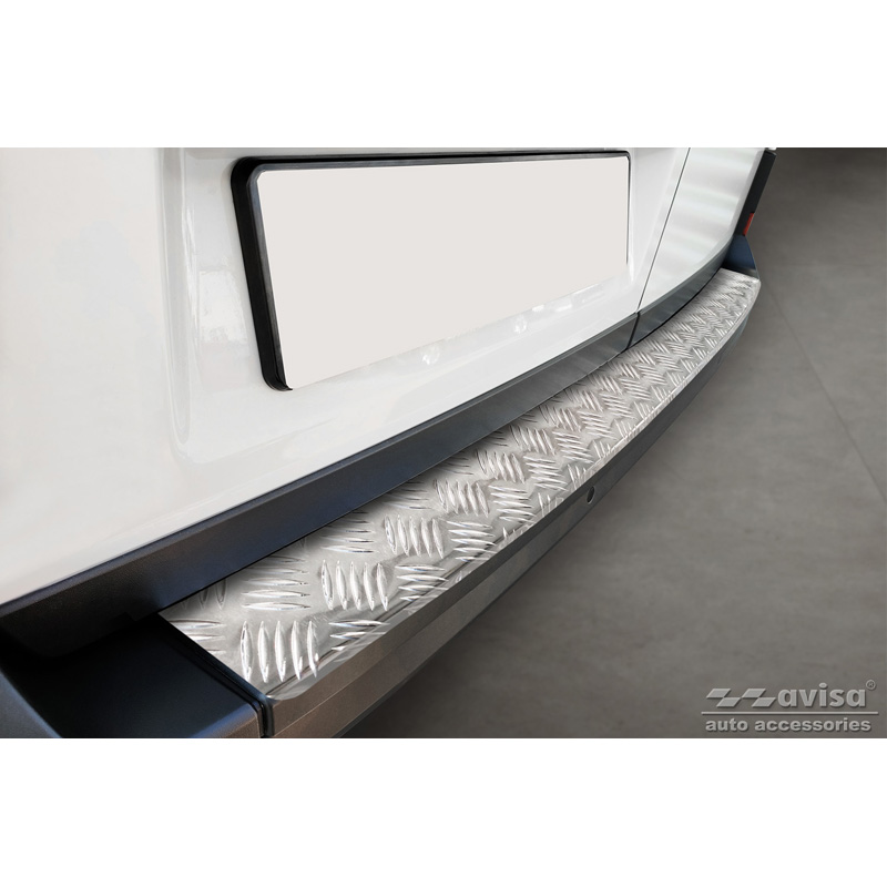 RVS Achterbumperprotector  Volkswagen Crafter & MAN TGE 2017- 'Riffled' ('XL'-version)