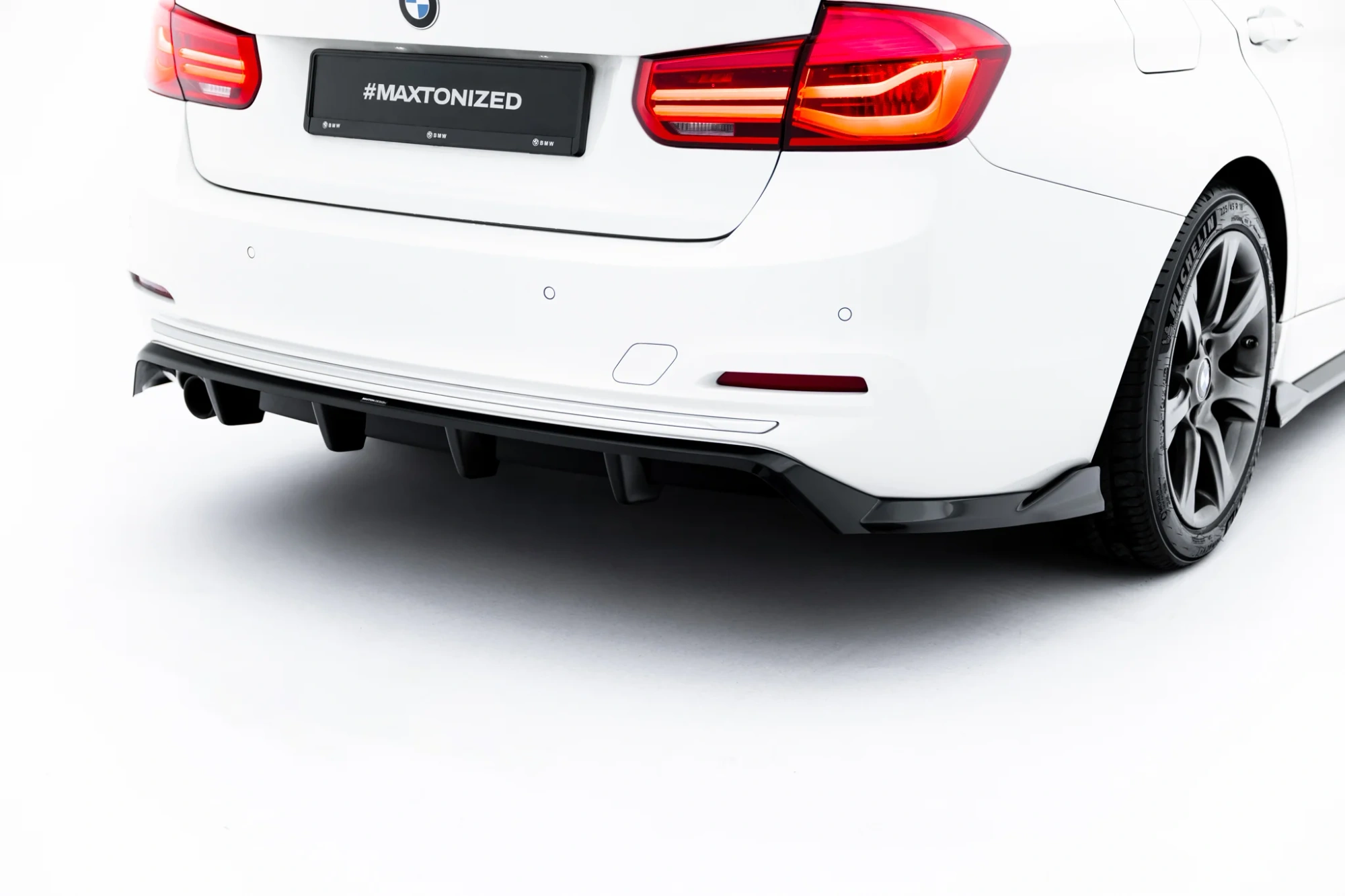 Rear Splitter met Verticale Spijlen BMW 3 Sportline Sedan / Touring F30 / F31 Maxton Glanzend Zwart