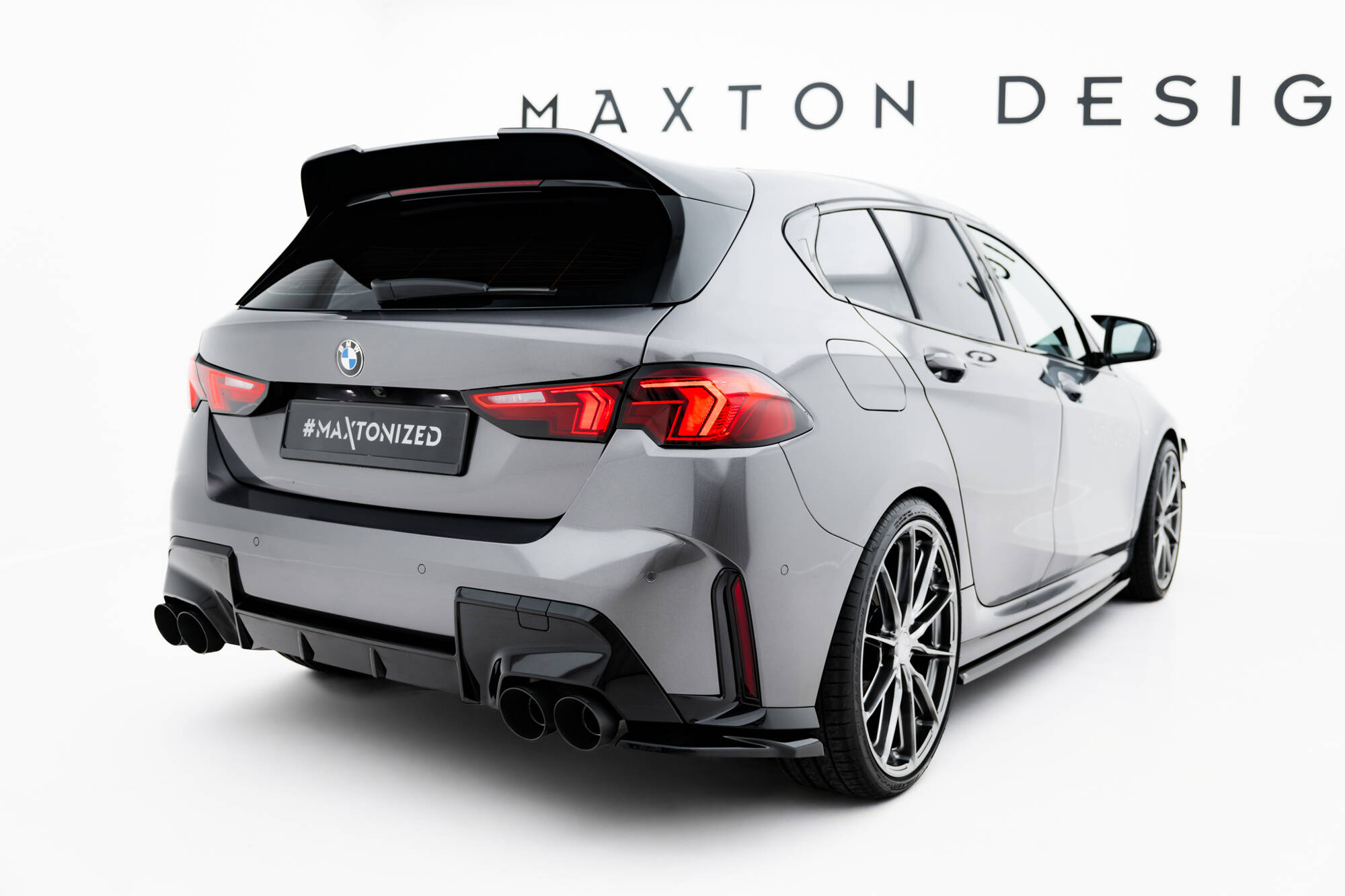 Achterzij spoilers V.4 BMW M135i / 1 M-Pack F70 Maxton Glanzend zwart