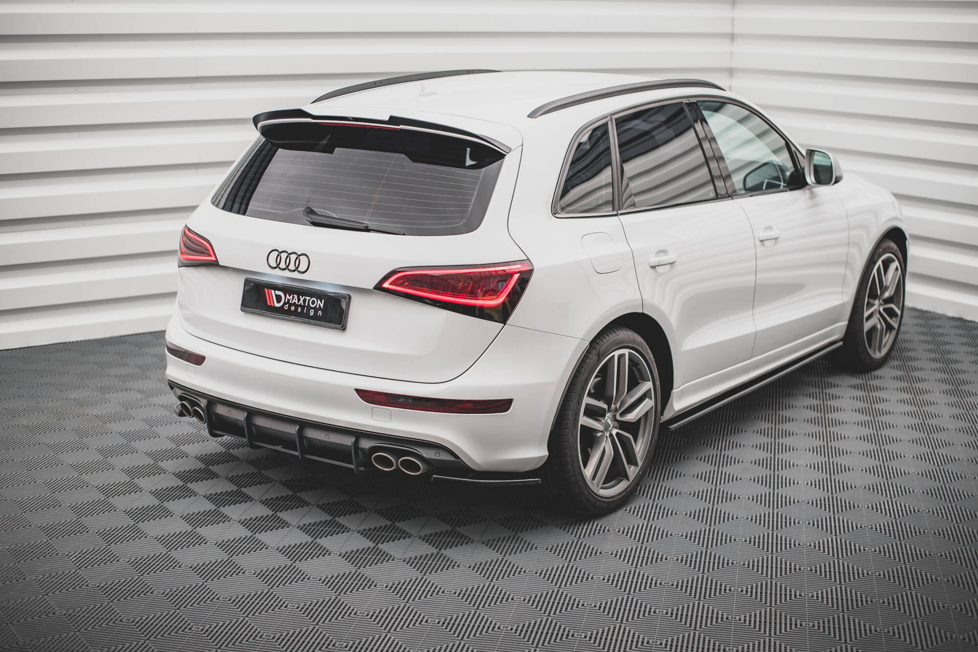 Bodykit Audi SQ5 MK1 Maxton Glanzend zwart