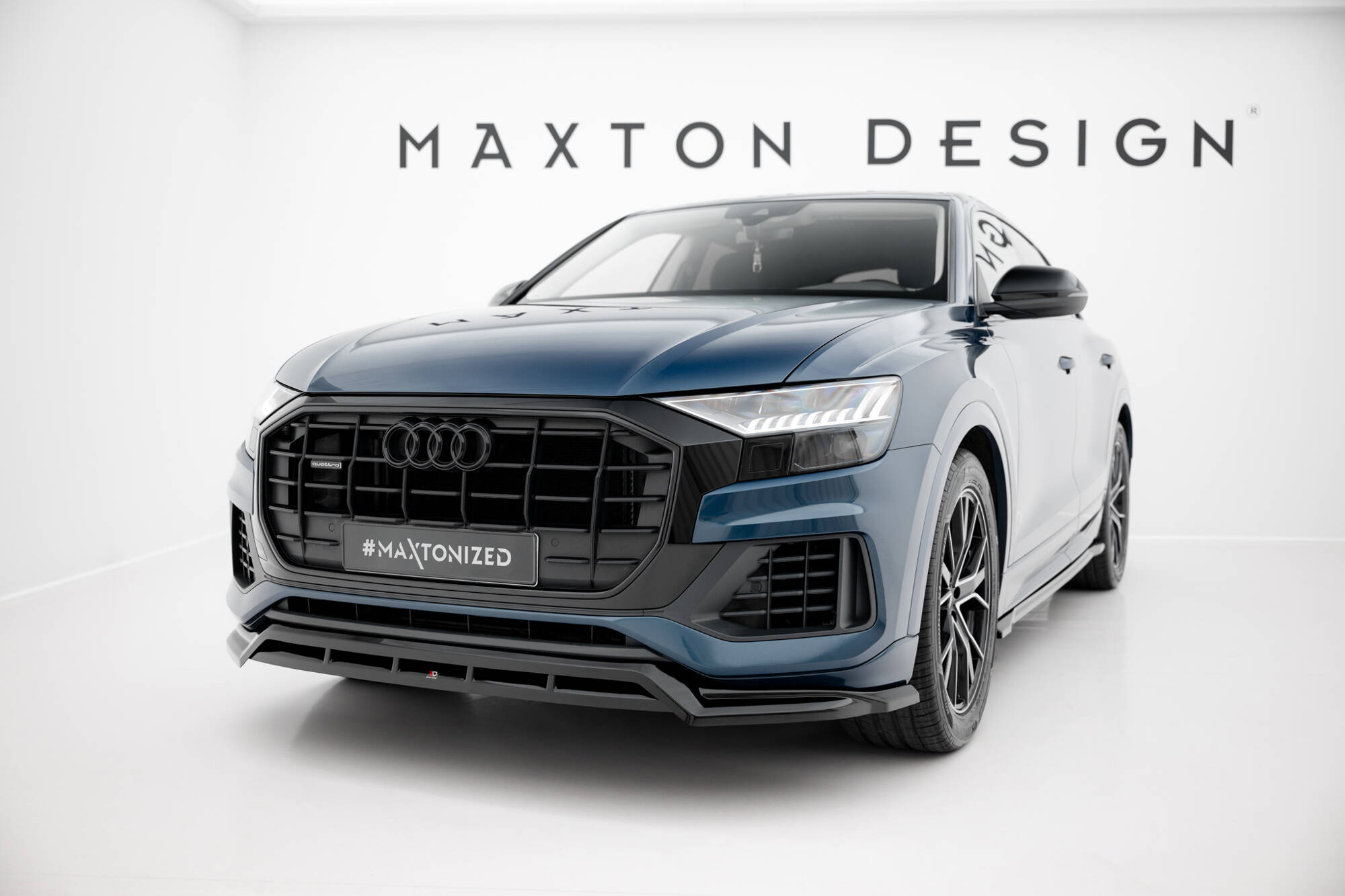 Voorspoiler Audi Q8 MK1 Maxton Glanzend zwart
