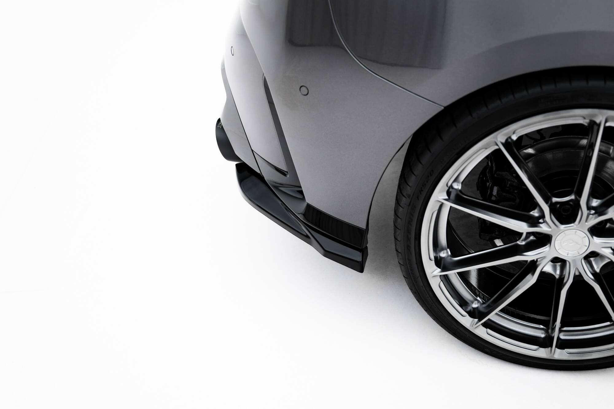 Achterzij spoilers V.4 BMW M135i / 1 M-Pack F70 Maxton Glanzend zwart