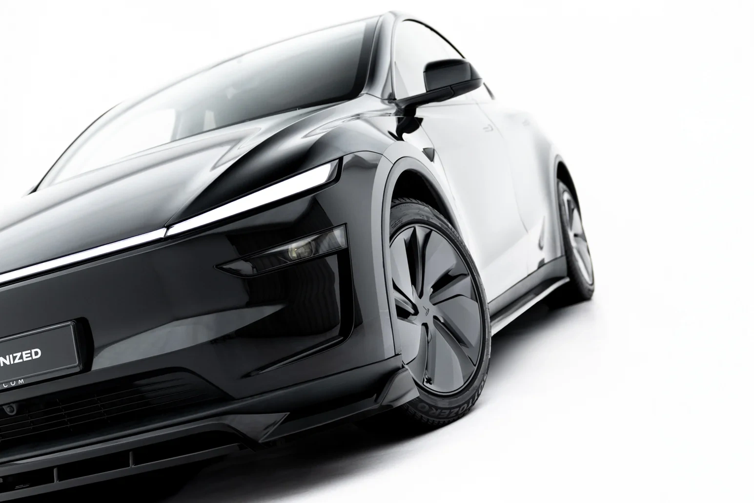 Voorspoiler Tesla Model Y Premium Mk1 Facelift Maxton Glans Zwart