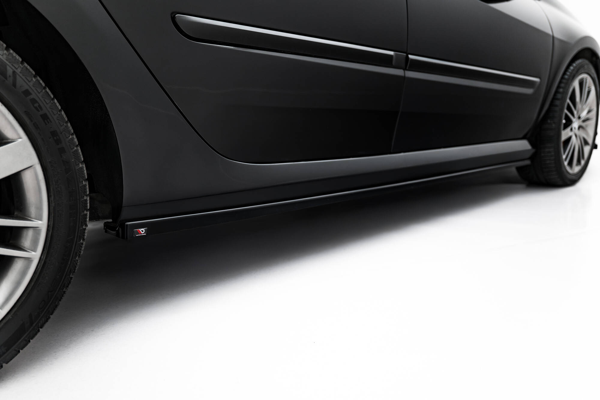 Zijskirts Renault Laguna Hatchback GT MK3 Maxton Glanzend zwart