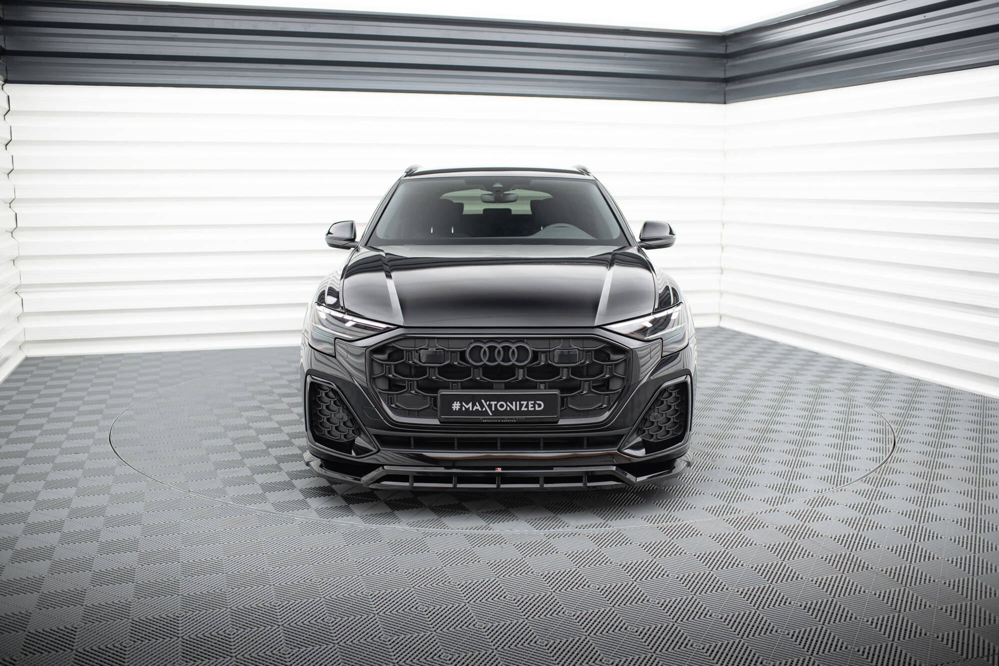 Bodykit Audi SQ8 / Q8 S-Line MK1 Facelift Maxton glanzend zwart