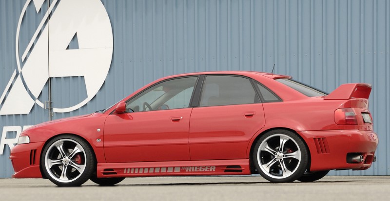 Achterbumper Audi A4 B5 met zijdelingse intakes met PDC niet voo