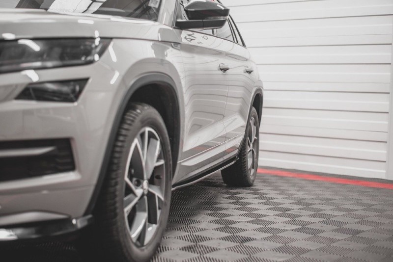 Zijskirts Skoda Kodiaq 1 sportline Maxton Design glans zwart