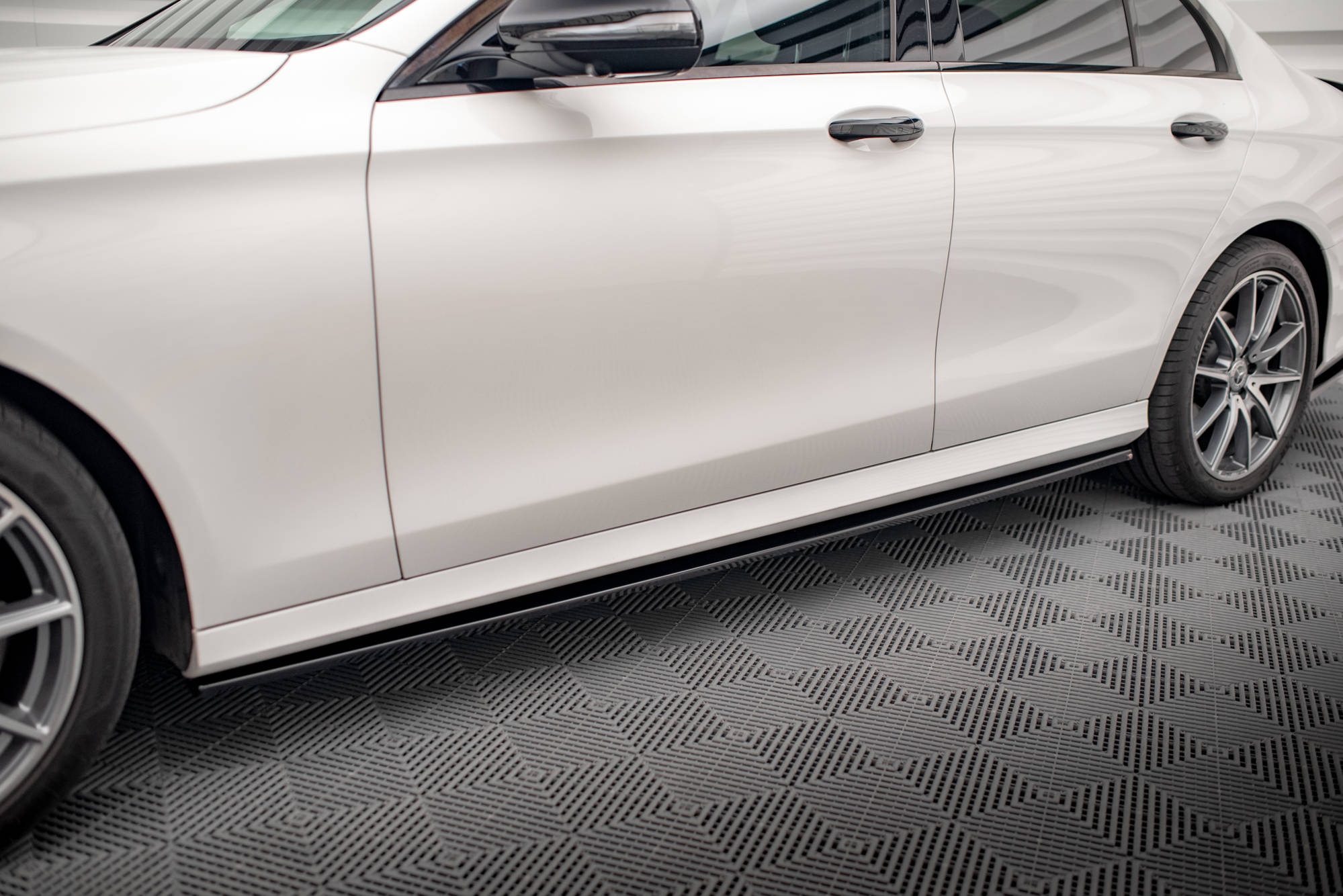 Bodykit Mercedes-Benz E AMG-Line Sedan W213 Facelift (2021–2023)