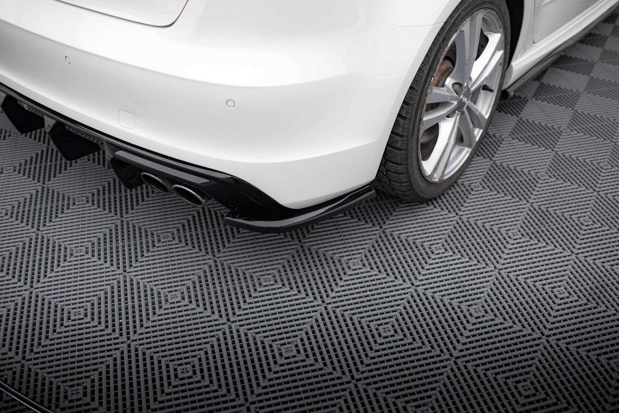Achterzij Spoilers Audi S3 Sportback 8V Maxton Glanzend zwart
