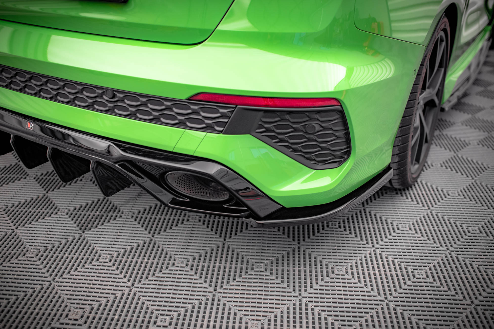 Bodykit Audi RS3 Sedan 8Y Maxton Glanzend zwart