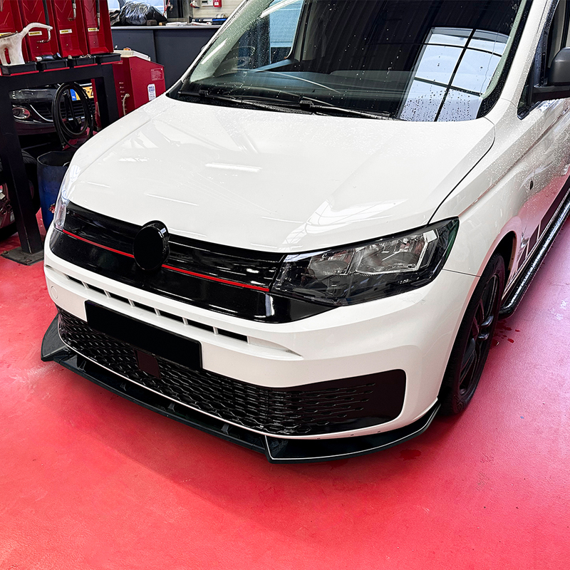 Voorspoilerlip  Volkswagen Caddy V 2020- (Glanzend Zwart ABS)