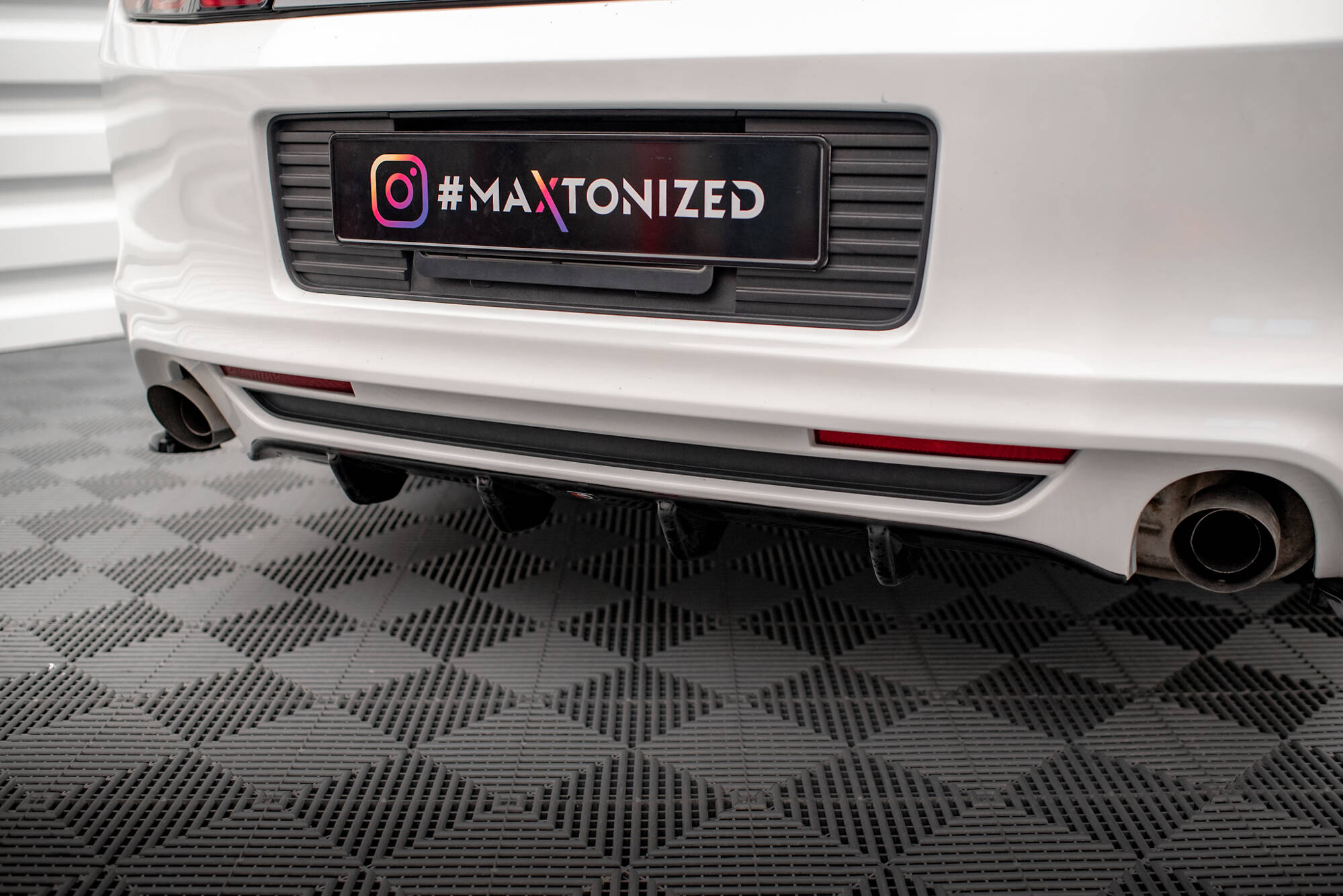 Bodykit Ford Mustang MK5 Facelift Maxton Glanzend zwart