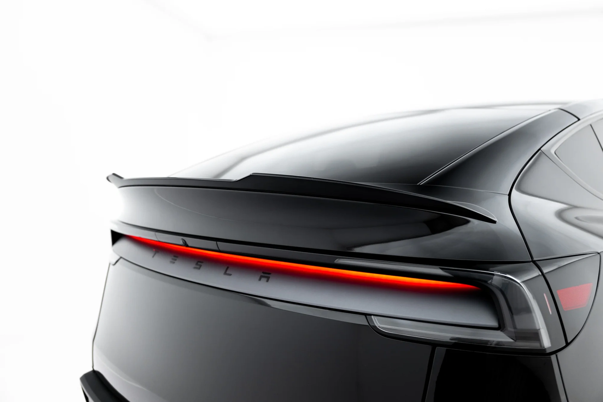 Spoiler Cap Tesla Model Y Premium Mk1 Facelift Maxton Glans Zwart