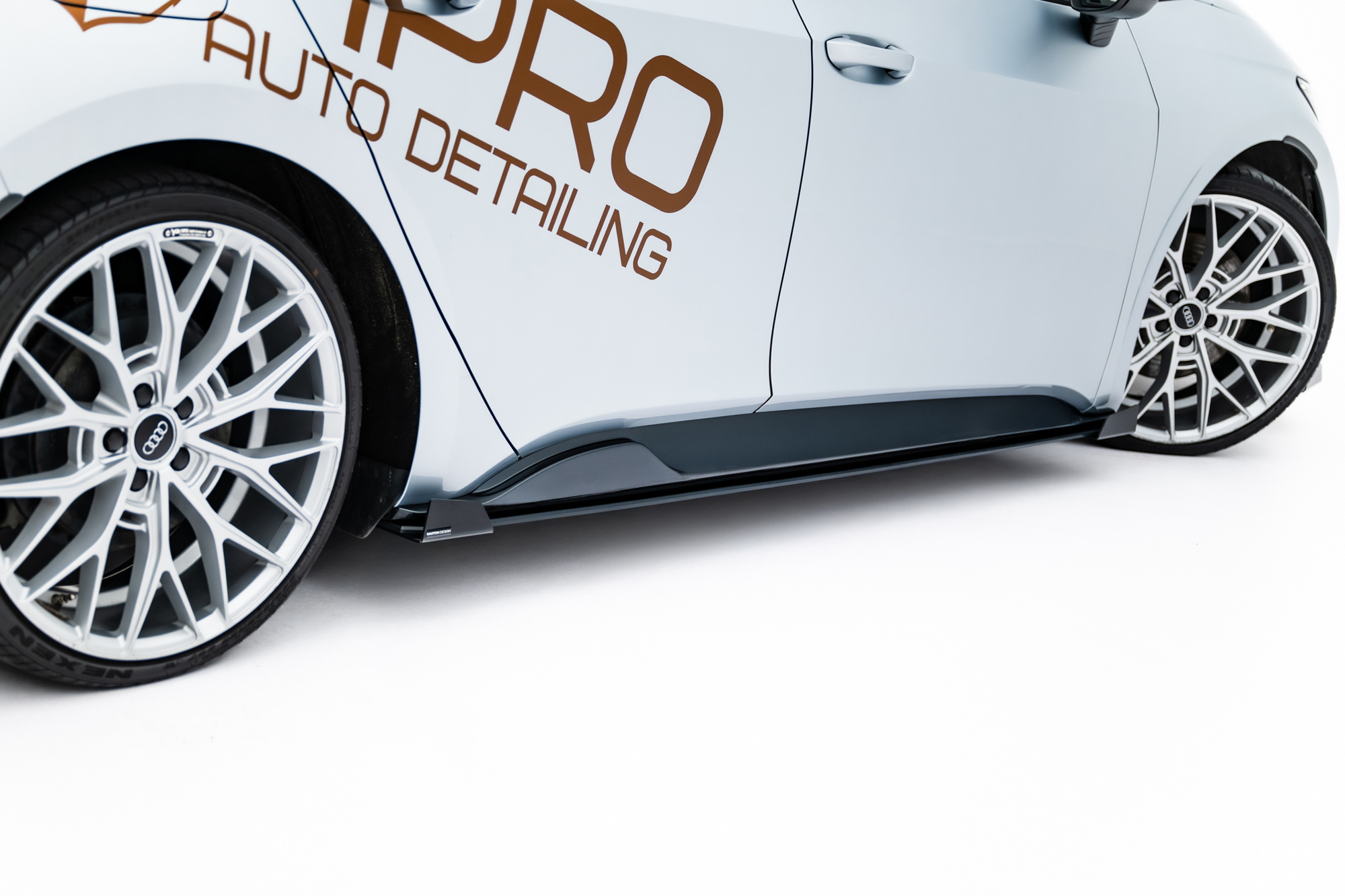Street Pro Zijskirts + Flaps Cupra Born Mk1 2021 – Maxton Design