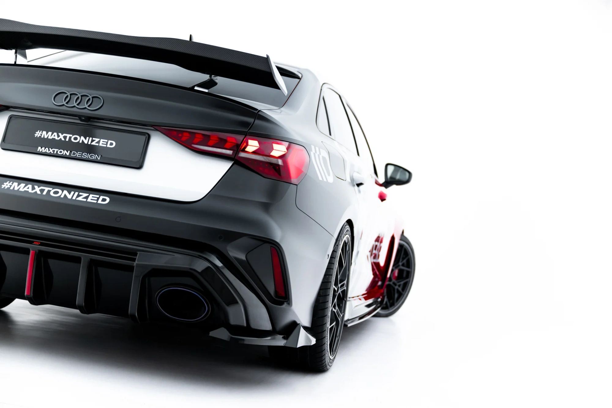 Zij-Diffuser Audi RS3 Sedan 8Y Facelift Maxton Glans Zwart V.3