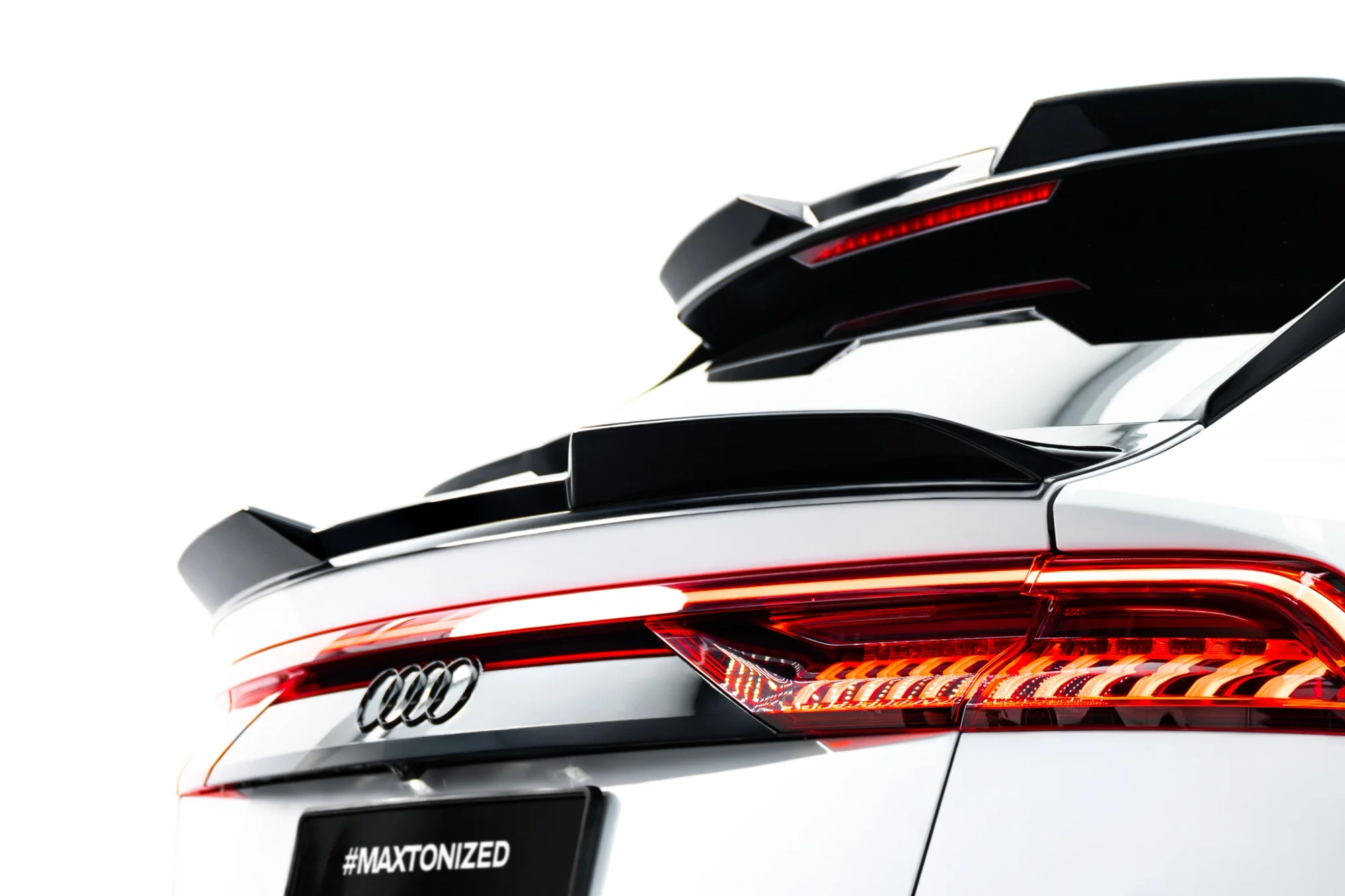 Onderste 3D Spoiler passend voor Audi Q8 / Q8 S-Line / SQ8 / RSQ8 Glans Zwart – Maxton Design