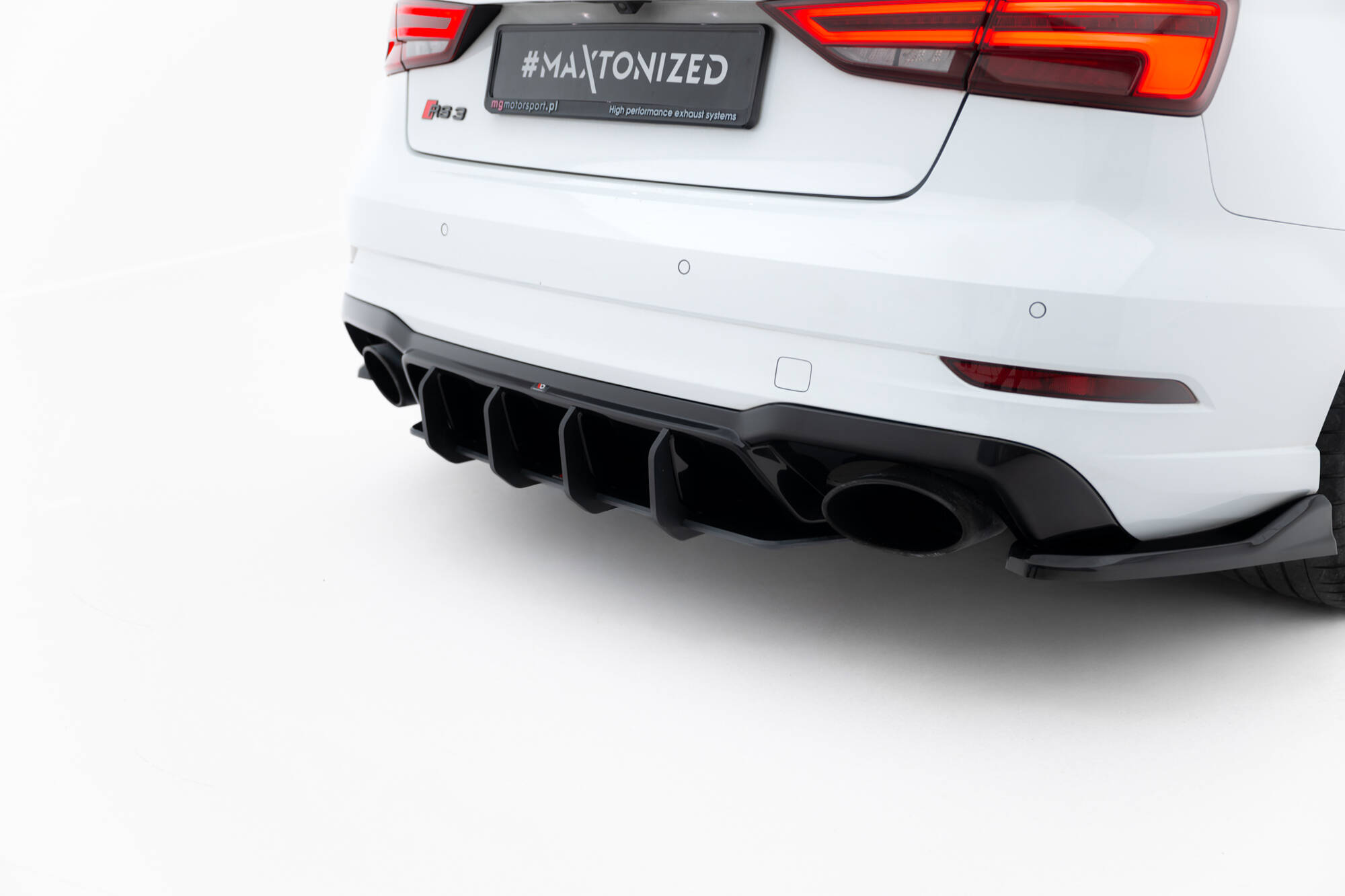 Street Pro Achter Diffuser V.2 Audi RS3 Sedan 8V Facelift Maxton Glanzend zwart