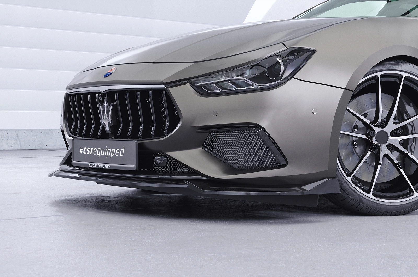 Voorspoiler Maserati Ghibli III (Tipo M157) glans zwart