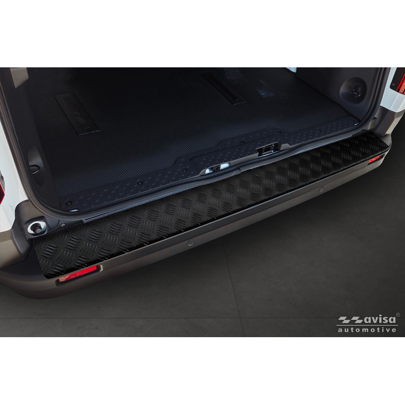 Avisa Matzwart Aluminium Achterbumperprotector  Renault Trafic III / Nissan NV300 2014- / Opel Vivaro 2014-2019 & Fiat Talento 2016-2021 '3mm Riffled Plate'