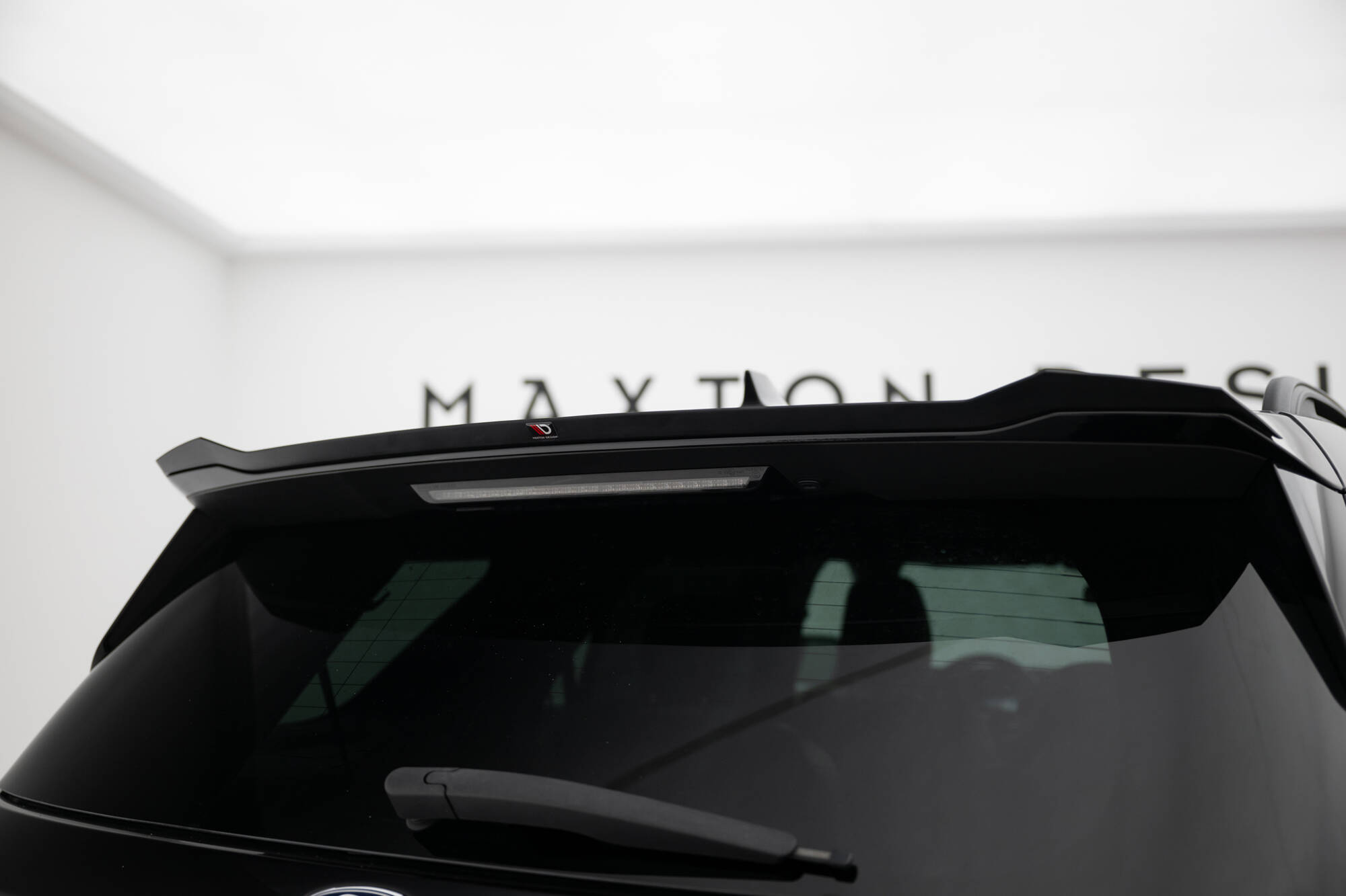 Spoiler Cap Ford Explorer XLT MK6 Maxton Glanzend zwart