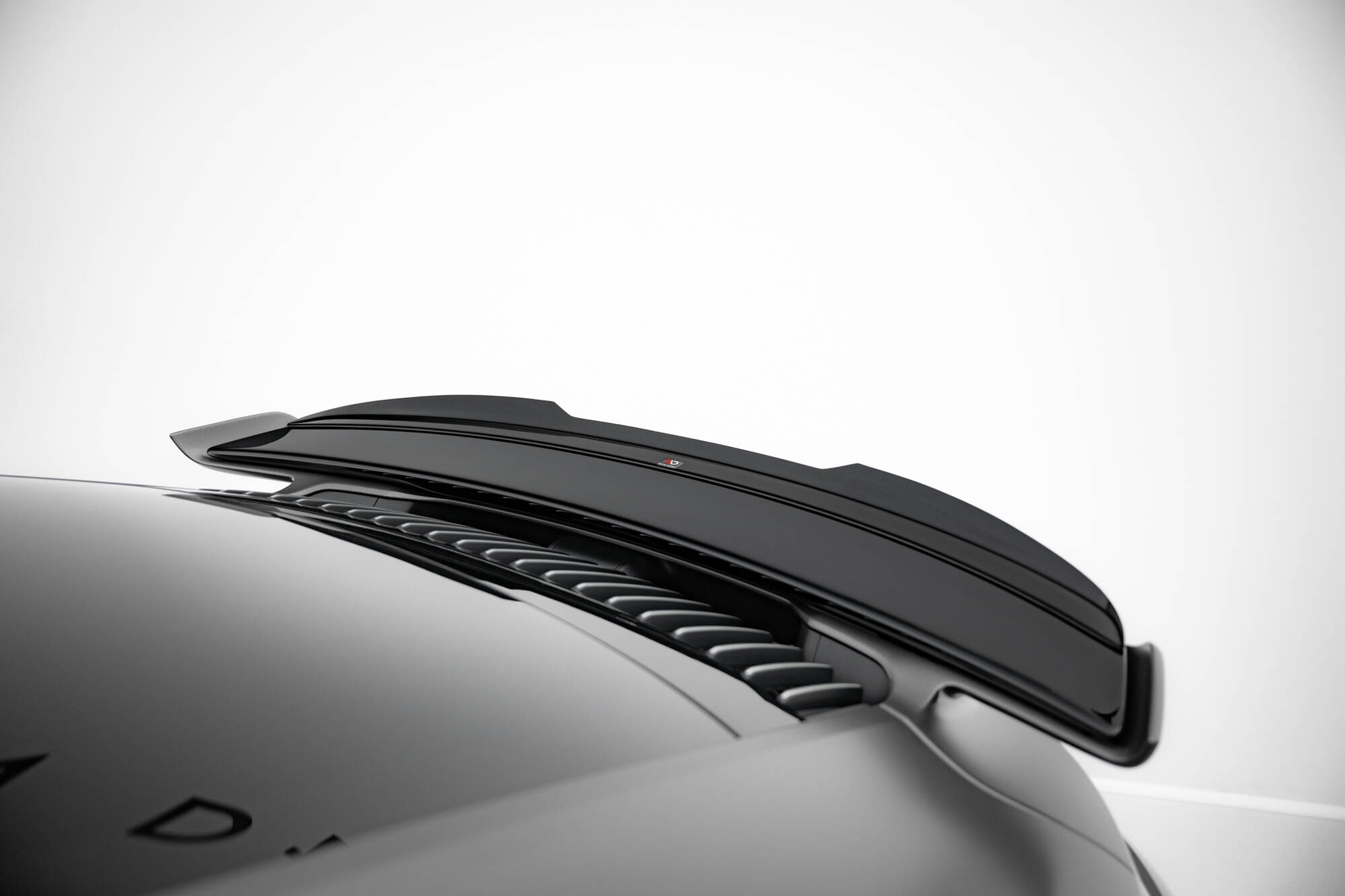 Bodykit Porsche 911 Turbo S Sport Package 992 Maxton Glanzend zwart