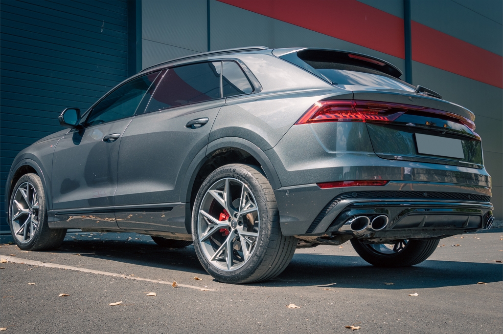 Audi SQ8 Diffuser S-Line zilvere sierstukken