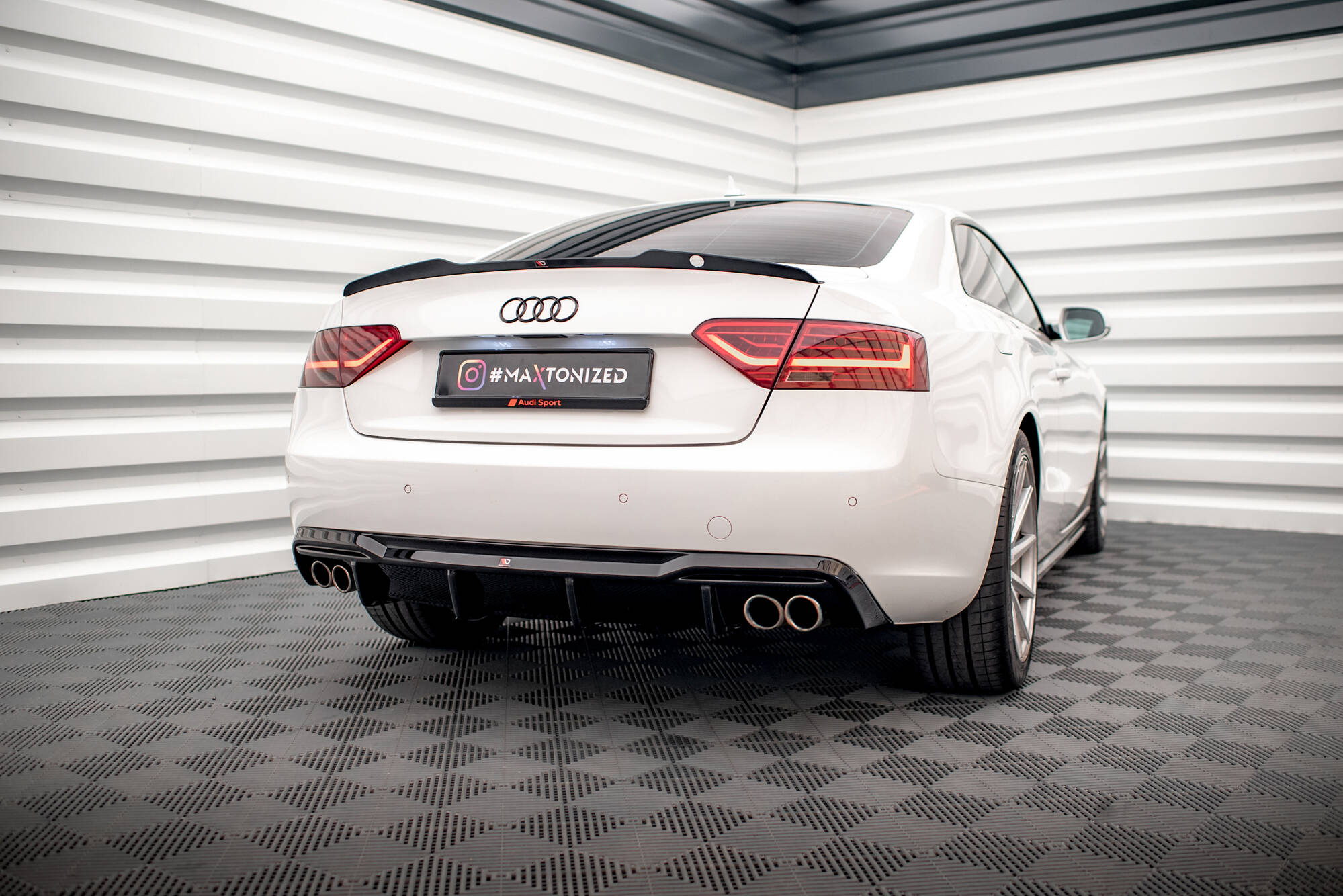 Achter Diffuser Audi A5 8T Facelift Maxton Glanzend zwart