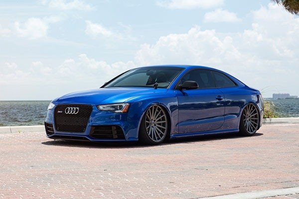 Vossen VFS2 10.5x21 5x114 ET30 Gloss Graphite Deep Face
