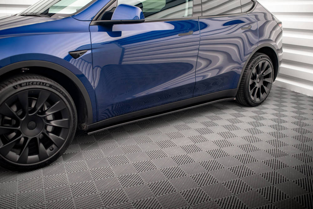 Zijskirts V.2 Tesla Model Y Maxton Glans Zwart
