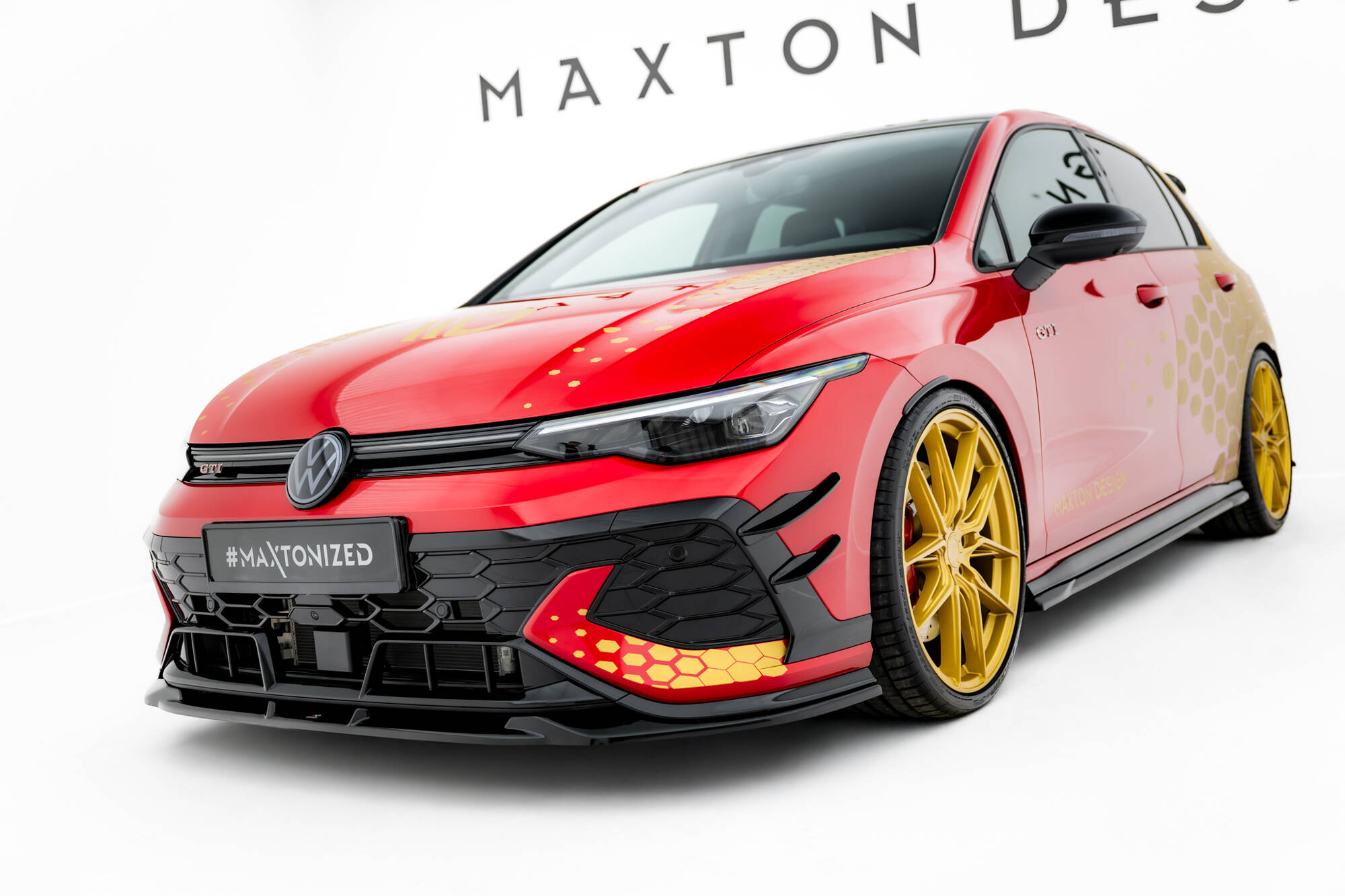 Voorspoiler V.1 Volkswagen Golf GTI Clubsport MK8 Facelift Maxton Glanzend zwart