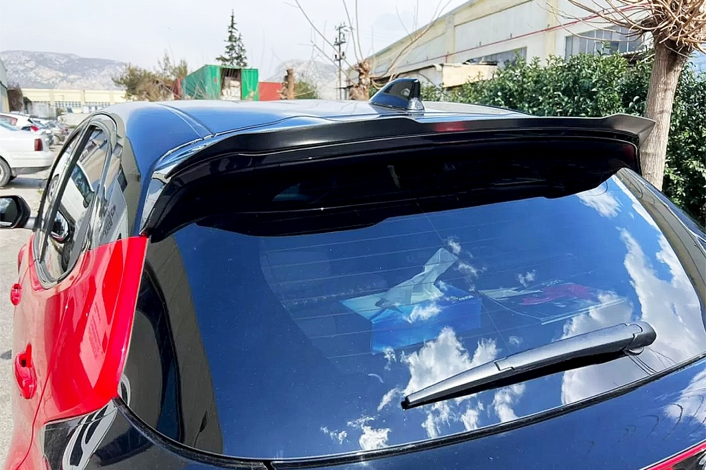 Dakspoiler Glans Zwart Toyota Yaris MK4 XP210