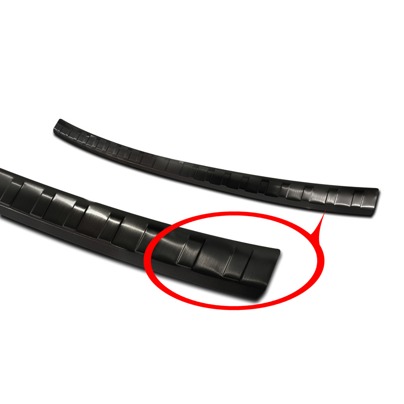 Zwart RVS Achterbumperprotector  Volkswagen Golf VIII HB 5-deurs 2020-2024 & FL 2024- 'Ribs'