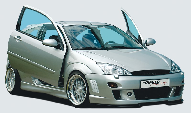 Voorbumper Ford Focus 10.01- met uitsparing voor SPI Rieger