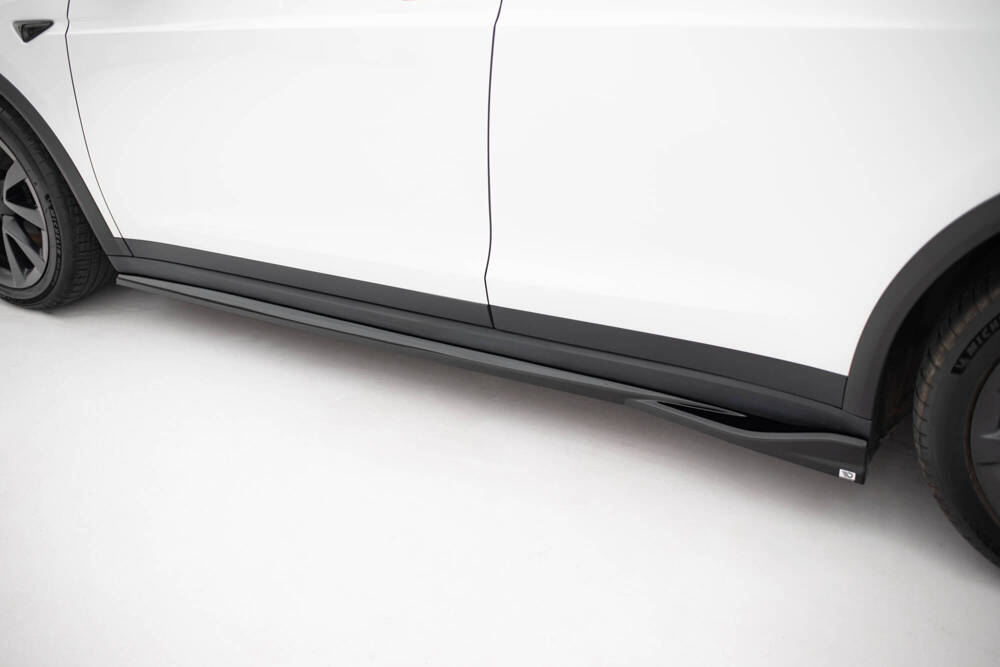 Zijskirts V.2 Tesla Model X MK1 Facelift